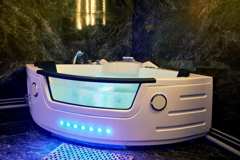Versailles Jacuzzi - Sauna - Rdc 2 Extérieur photo